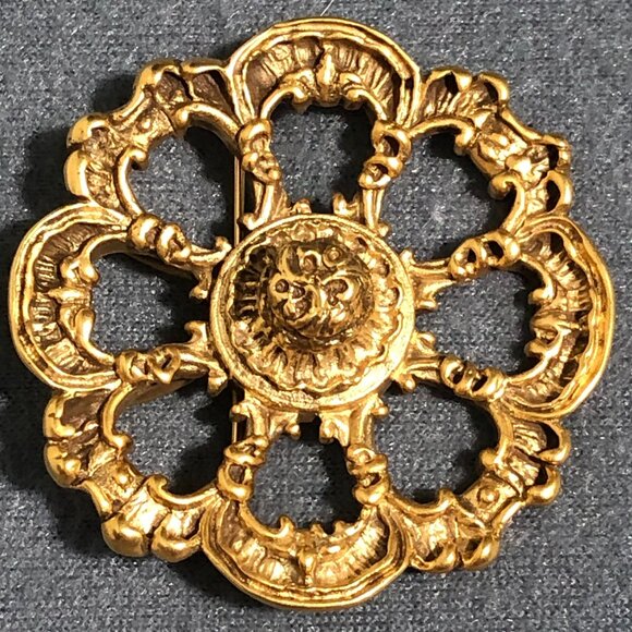 MMA Carriage Wheel brooch METROPOLITAN MUSEUM OF ART pin/Brooch Gold Rare VTG - Picture 1 of 12